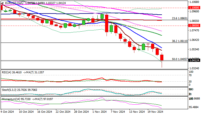 南方日报评论员：风雨无情人有情 关键时刻显担当